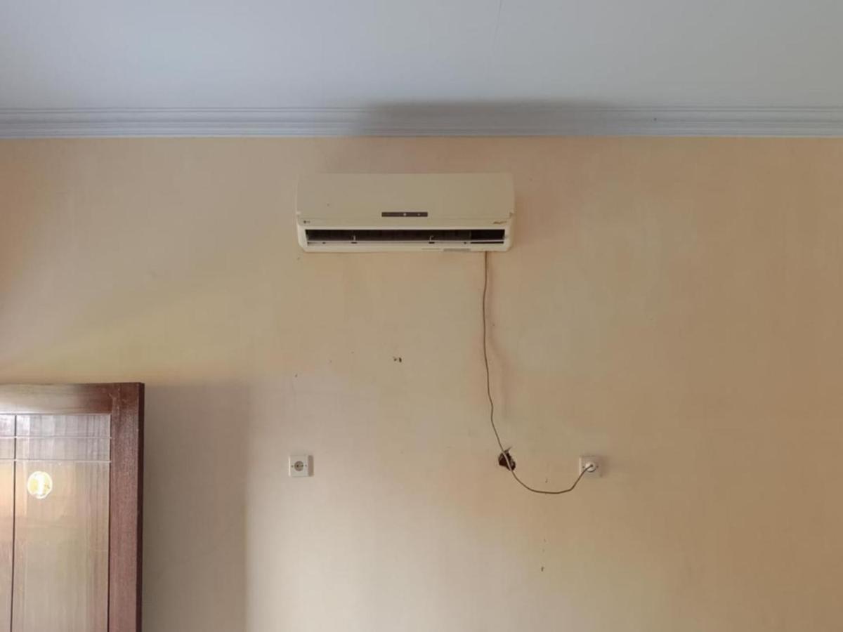 Zulfina Homestay Syariah Mitra Reddoorz バニュワンギ エクステリア 写真