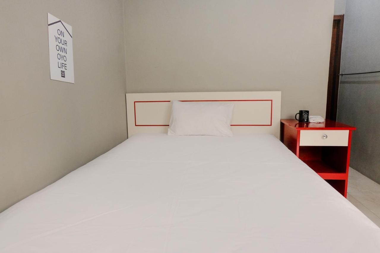 Zulfina Homestay Syariah Mitra Reddoorz バニュワンギ エクステリア 写真